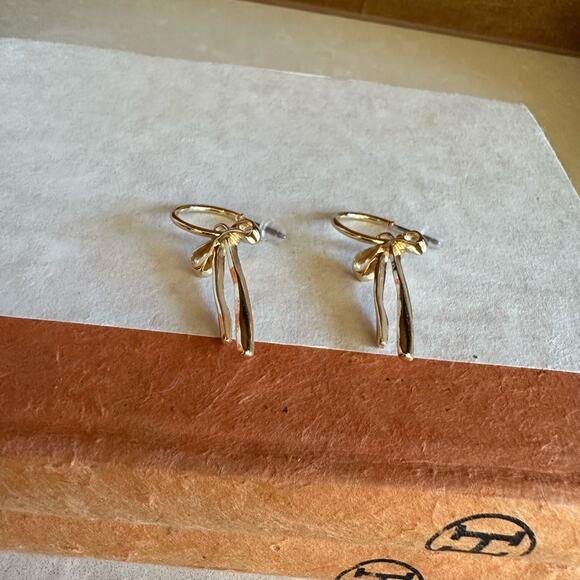 Pandora Jewelry - Gold Ribbon Earring- Bow modern dainty chic vintage bohemian